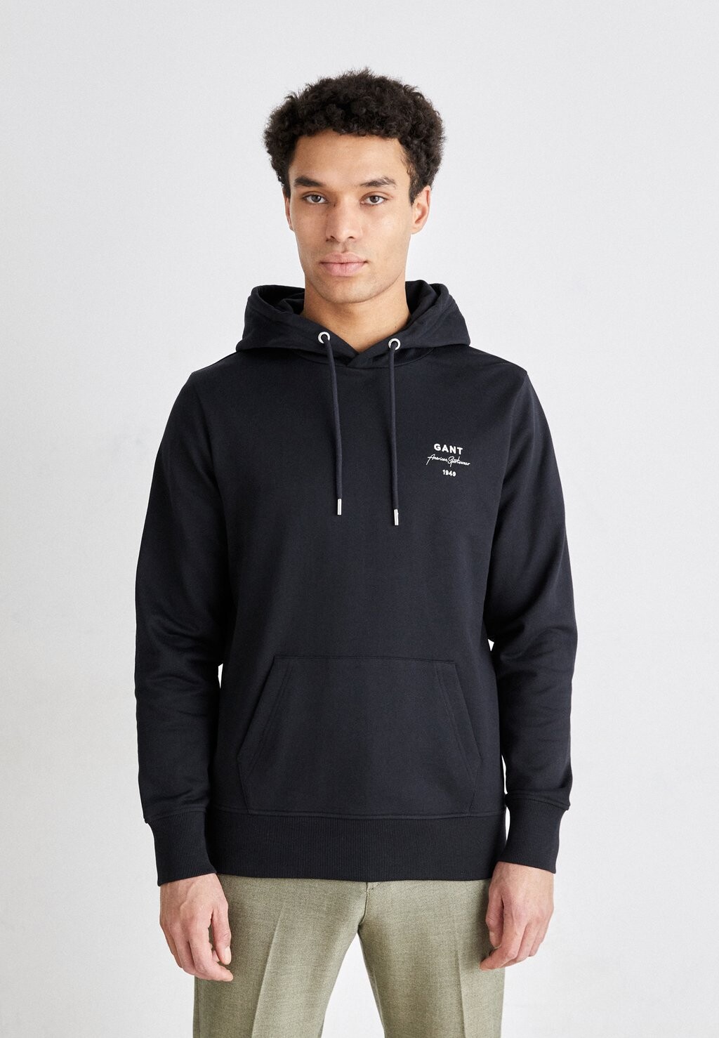 

Толстовка с капюшоном GANT, черный