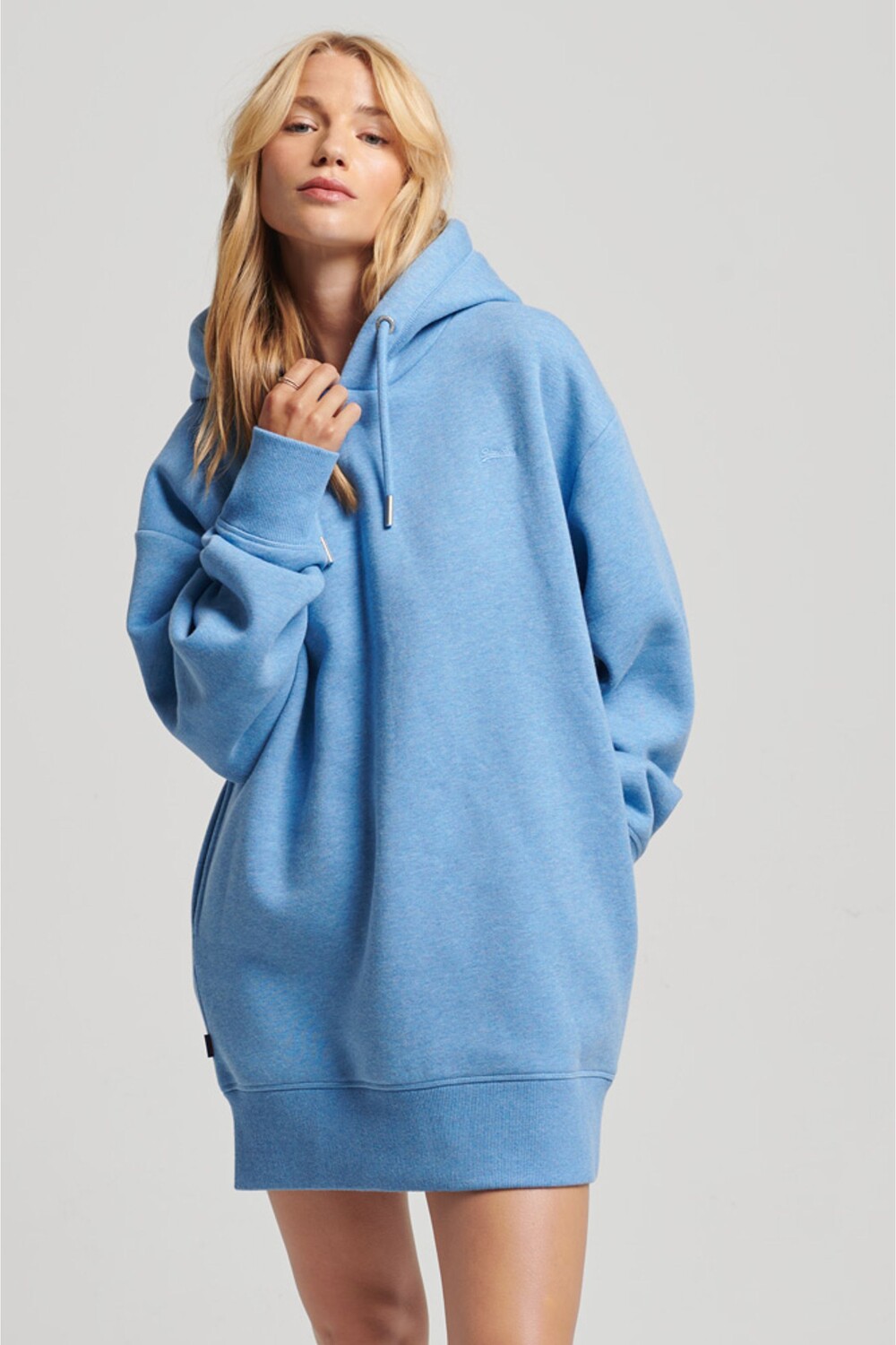 

Платье-толстовка из органического хлопка с вышитым логотипом Superdry, синий