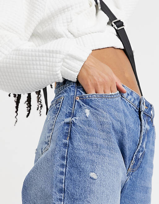 

Светло-голубые джинсы Bershka Mom