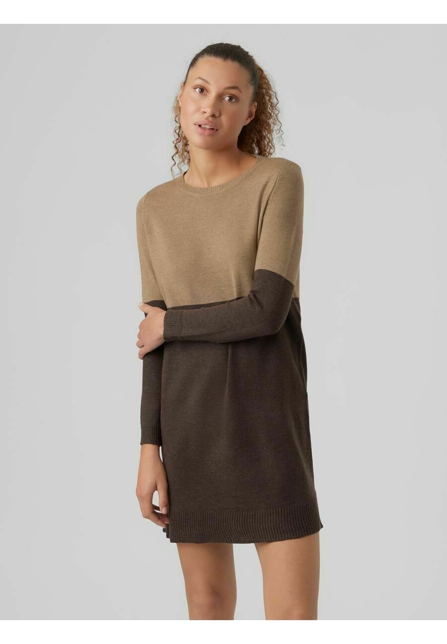

Вязаное платье Vero Moda, темно коричневый