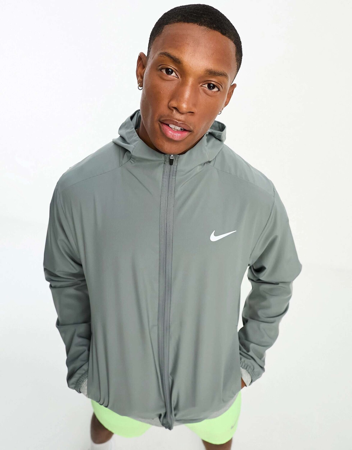 

Серая куртка Nike Dri-FIT HD, Серый