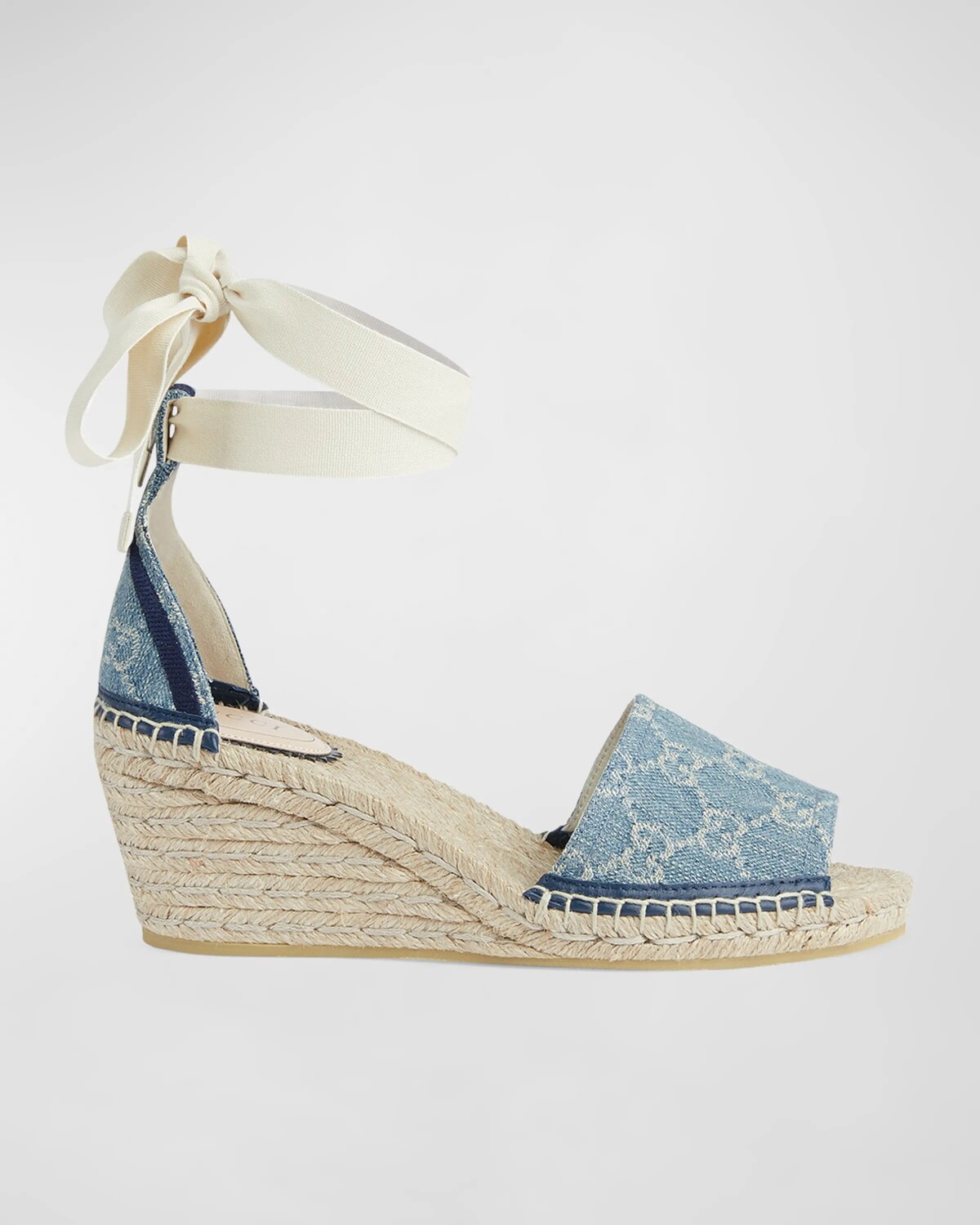 

Джинсовые эспадрильи Pilar с узором GG Gucci, цвет Light Blue