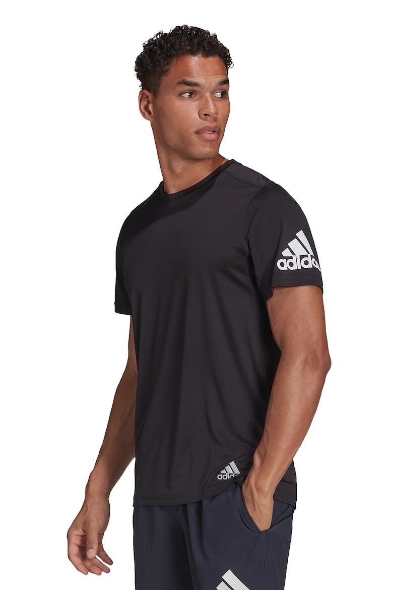 

Беговая футболка Run It со светоотражающим логотипом Adidas Performance, черный