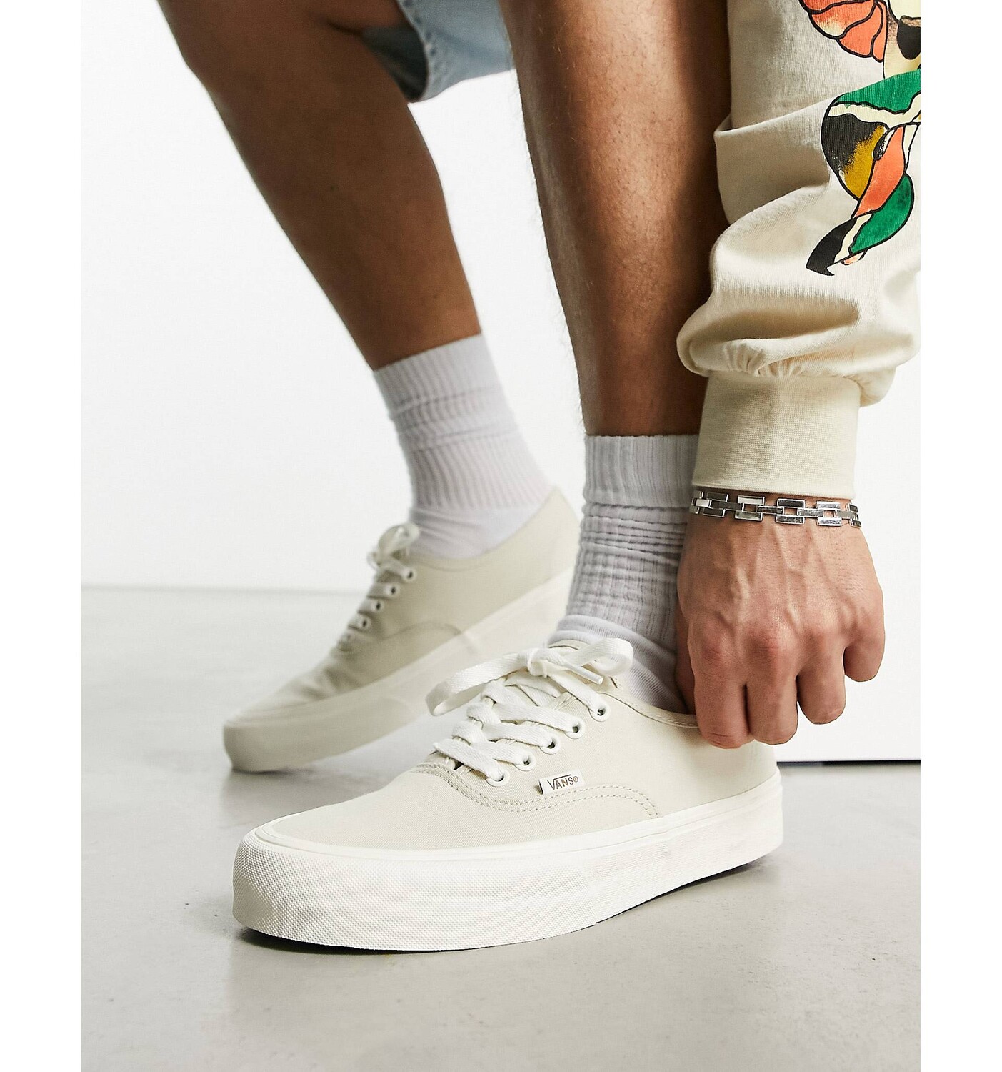 

Бежевые кроссовки Vans Authentic vr3