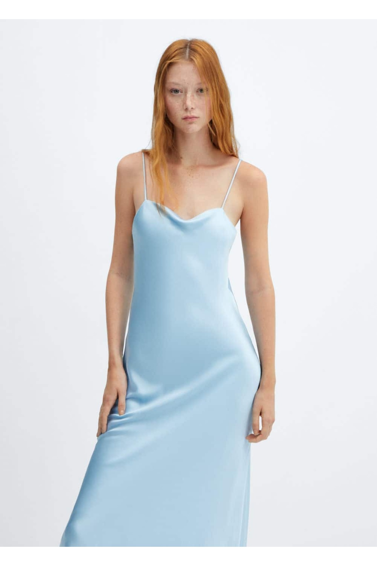 Атласное платье без бретелек Mango, синий