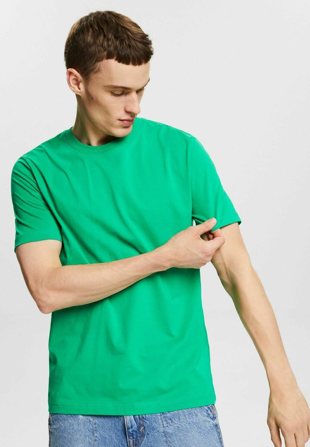 

Футболка базовая Esprit, цвет green