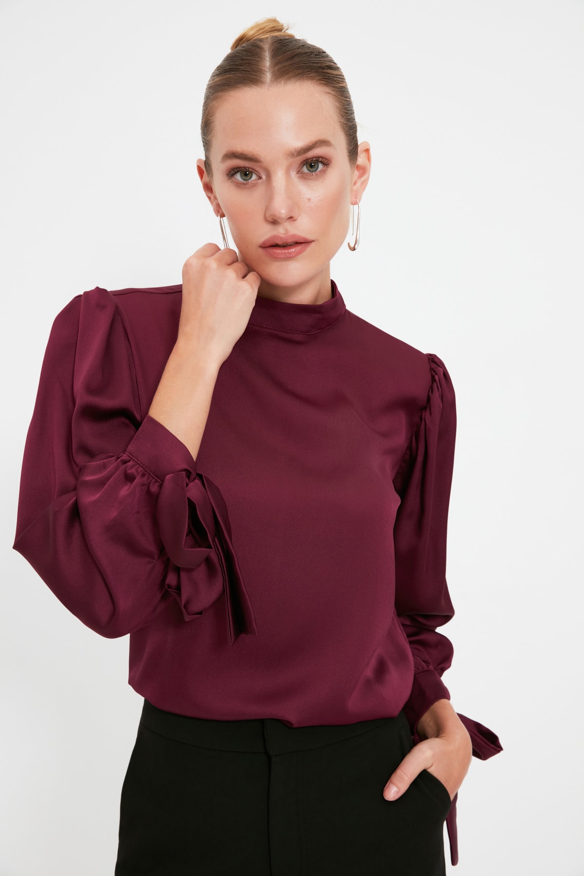Блузка Trendyol с плетением и завязками, красный