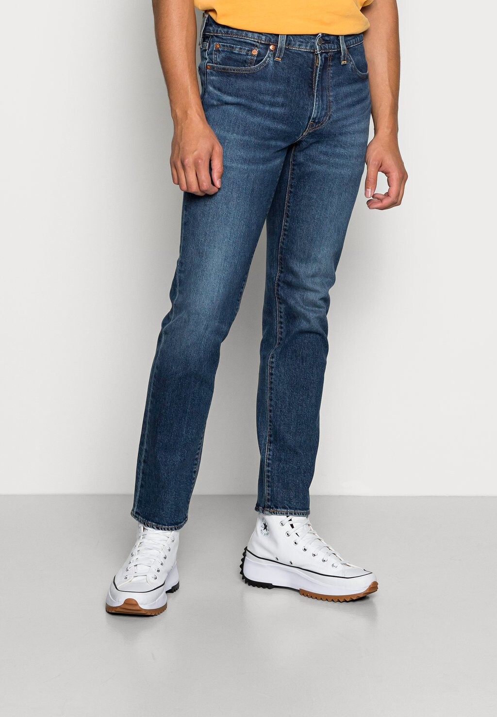 

Джинсы облегающего кроя Levi's