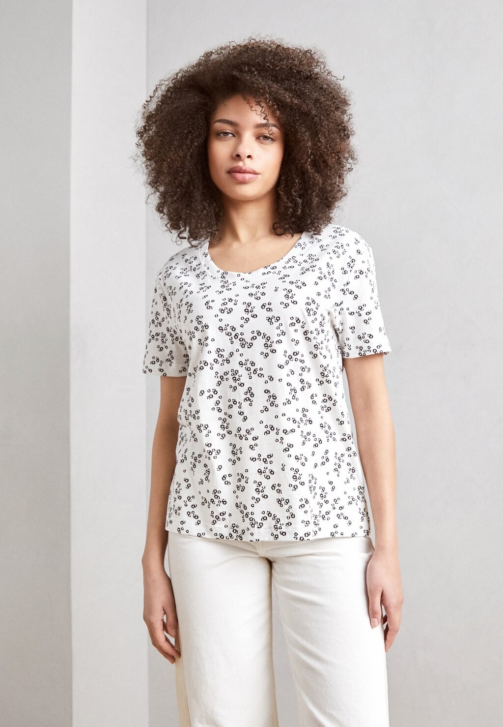 

Футболка с принтом Esprit, крем