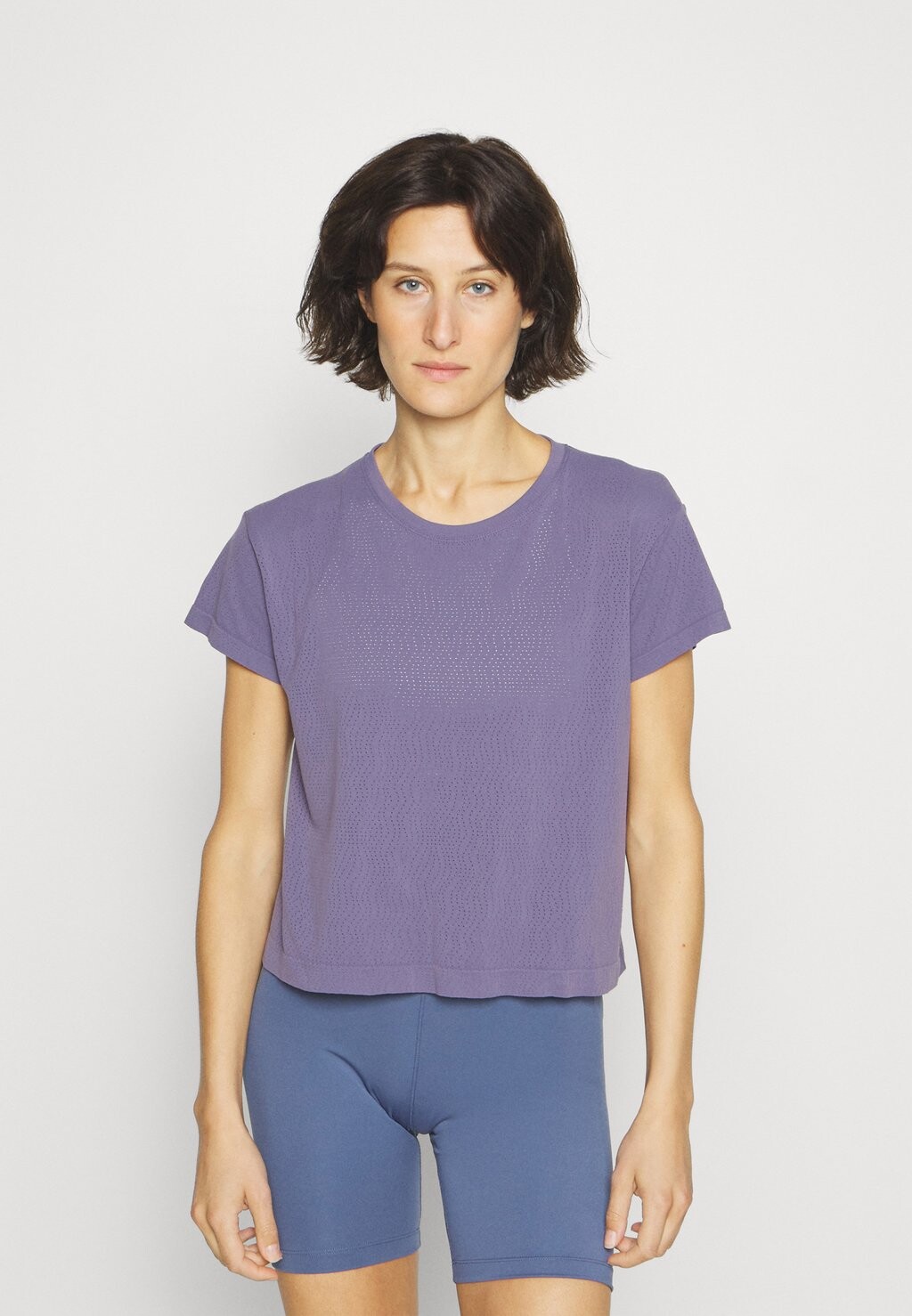

Футболка Athleta, фиолетовый