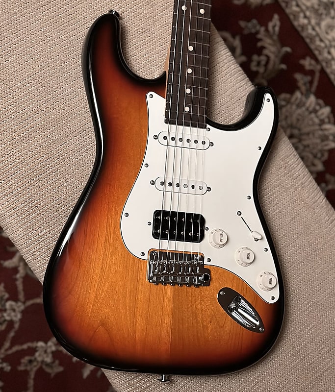 

Электрогитара Suhr Classic S Antique 3 Tone Burst Electric Guitar - with Suhr Deluxe Gig Bag