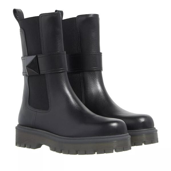 

Ботинки one stud beatle boot in calfskin Valentino Garavani, черный