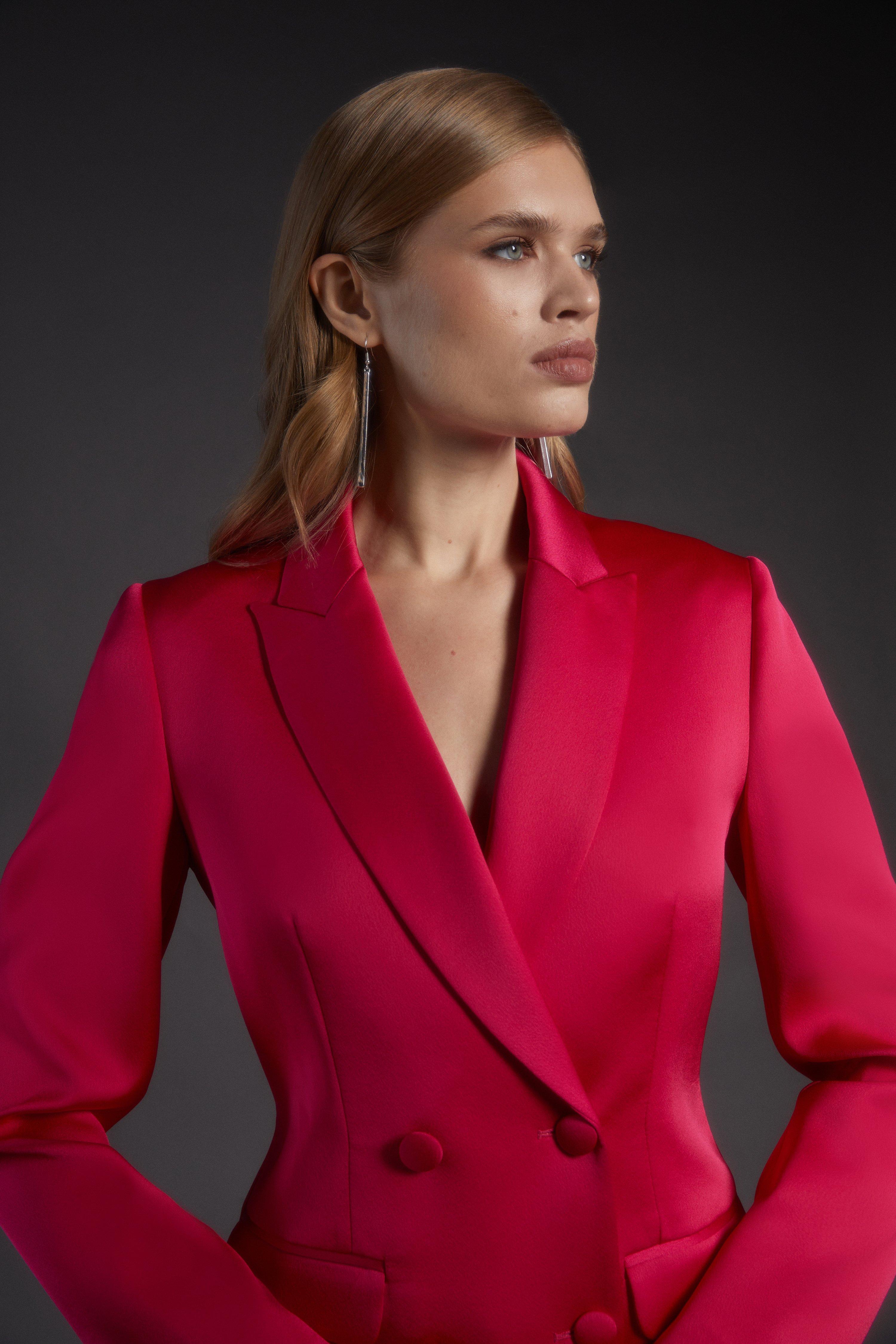 цена Атласный двубортный пиджак премиум-класса Julie Kuyath Coast, красный