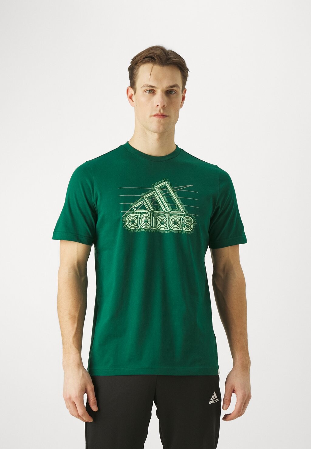 

Футболка с принтом Growth adidas Sportswear, цвет collegiate green