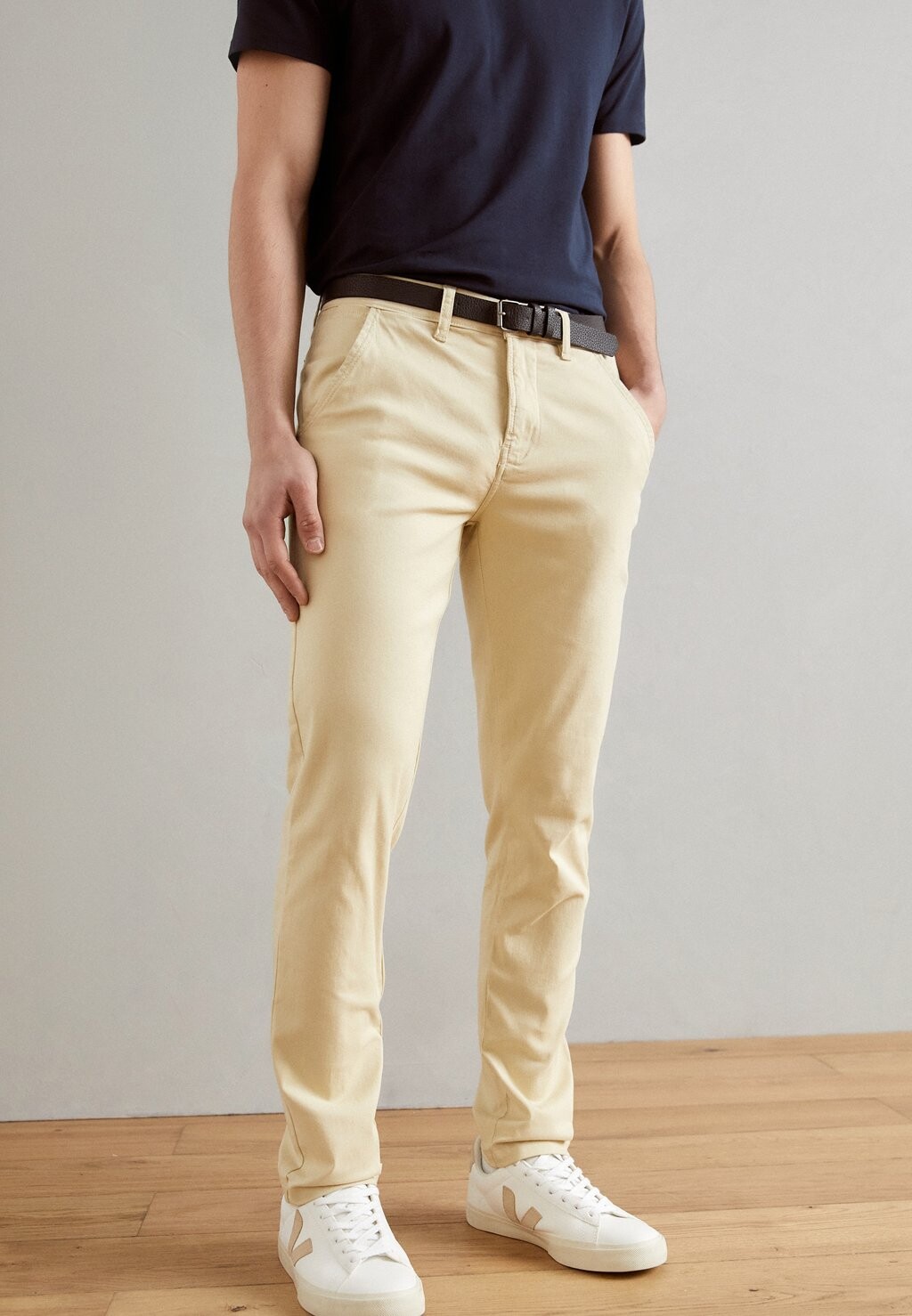 

Чино CLASSIC BELT Lindbergh, цвет dusty sand