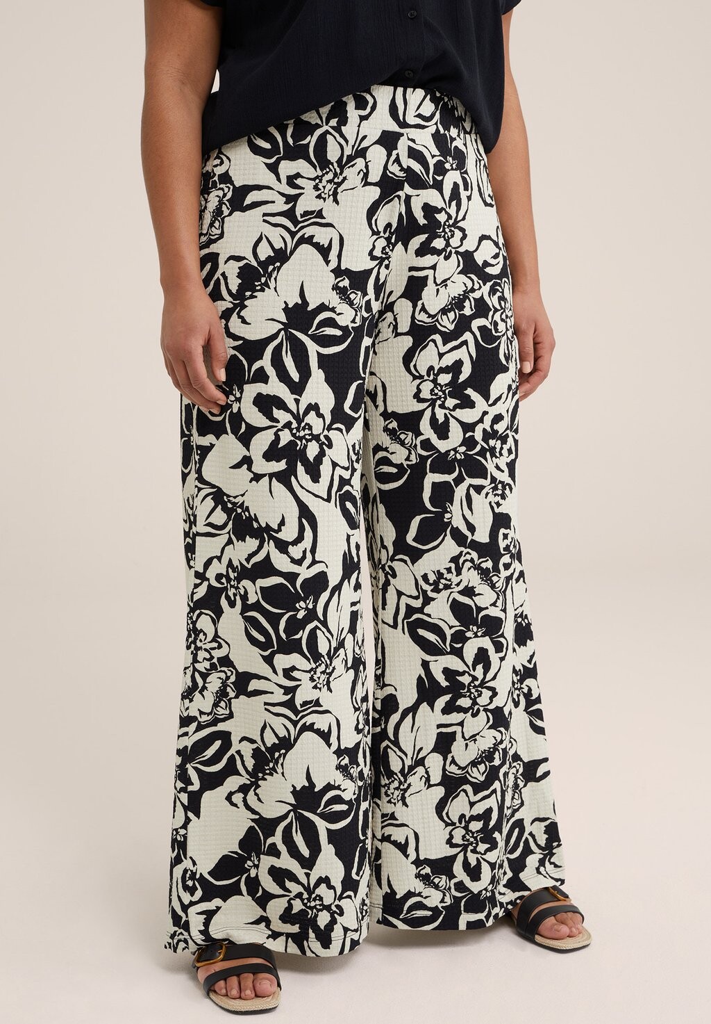 

Брюки CURVE WE Fashion, черный