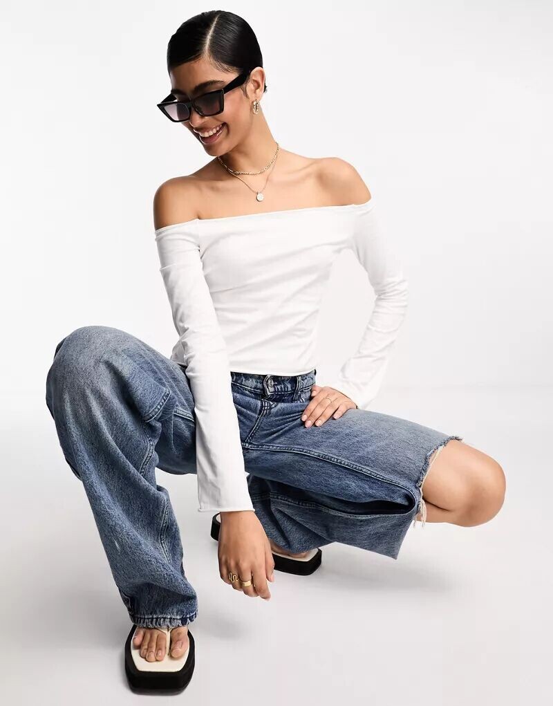 

Белый топ с длинными рукавами и открытыми плечами ASOS