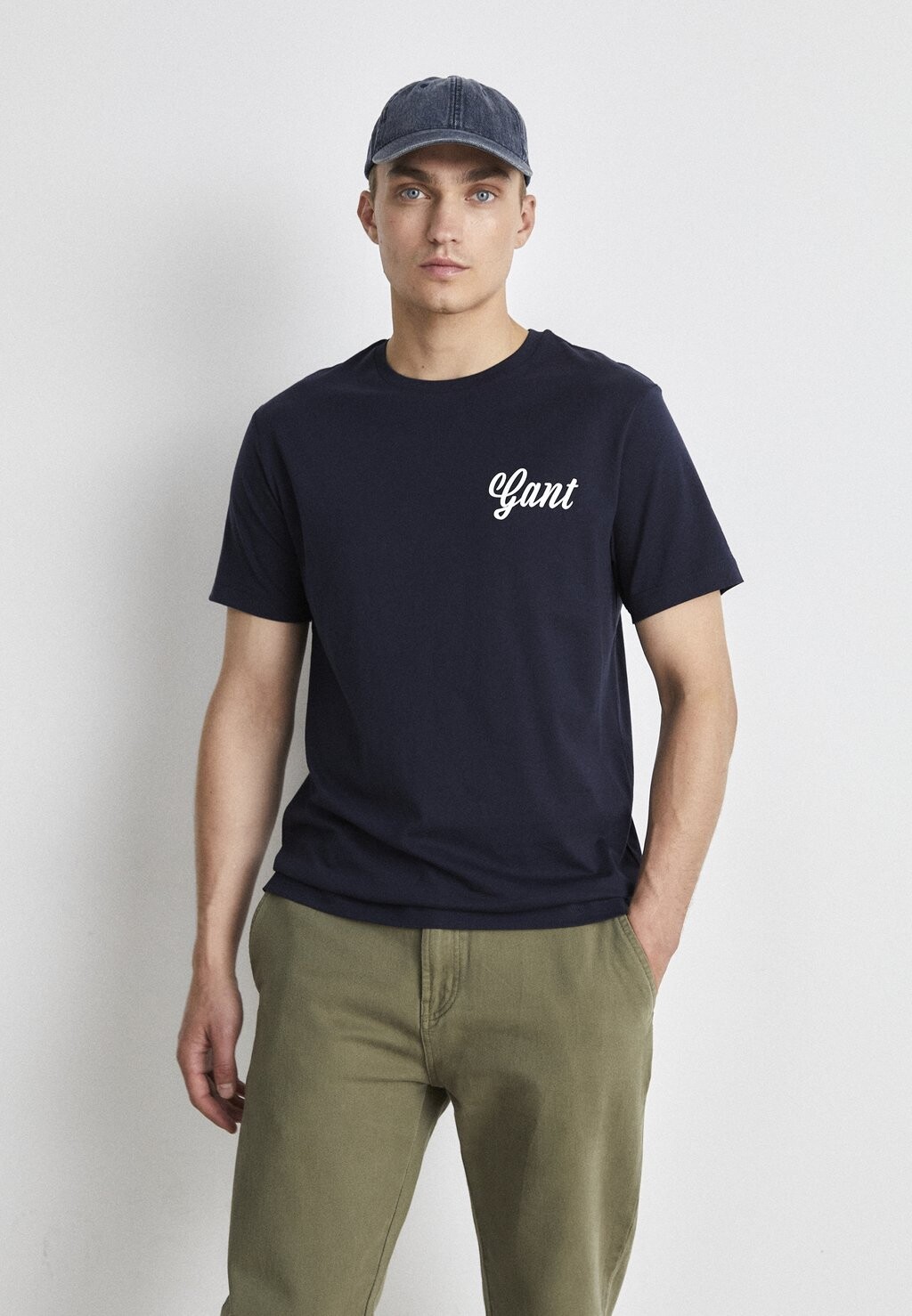 

Базовая футболка МАЛЕНЬКАЯ ГРАФИКА GANT, вечерний синий