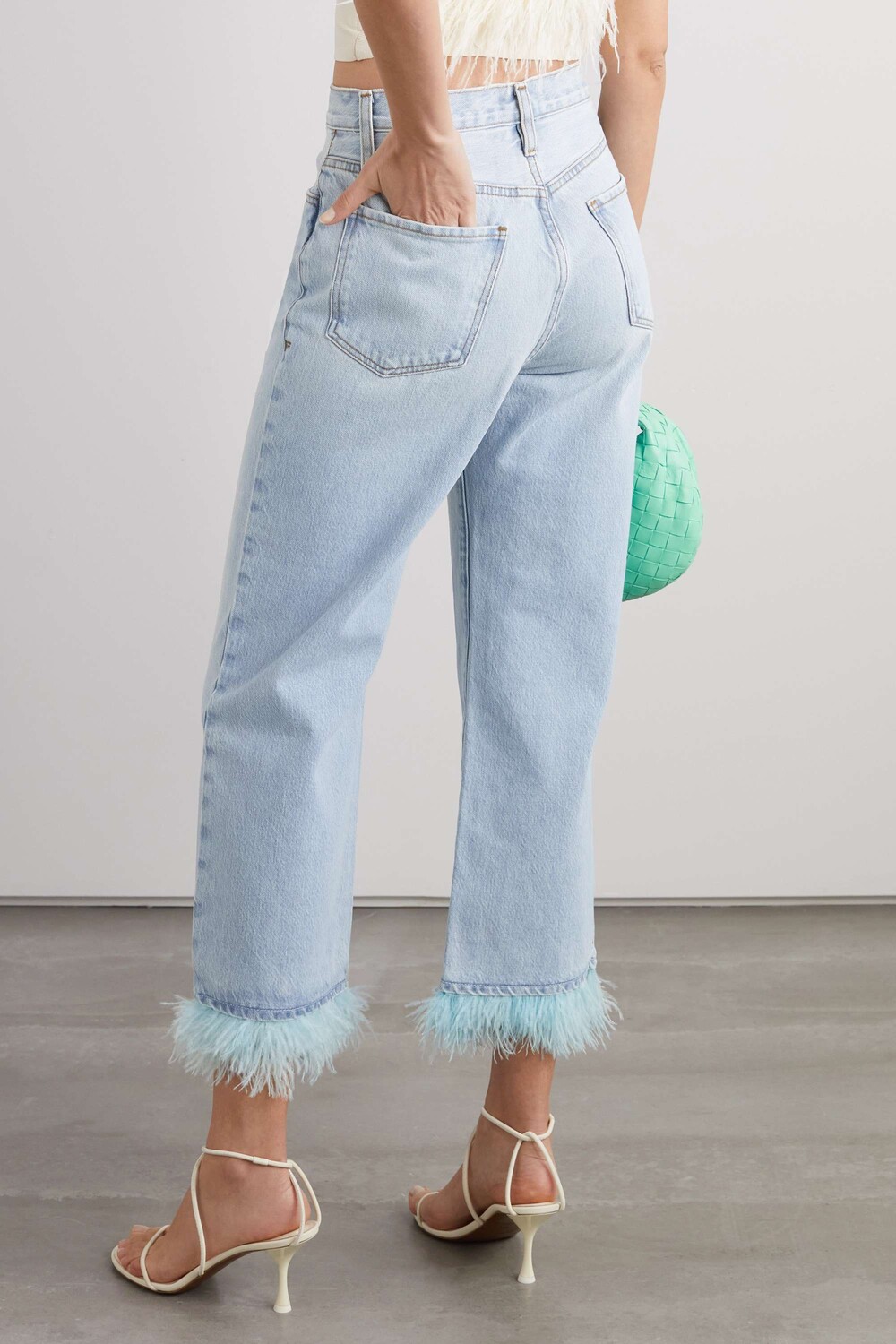 

FRAME Укороченные джинсы прямого кроя с высокой посадкой и отделкой из искусственного пера Le Dancing Jane, деним