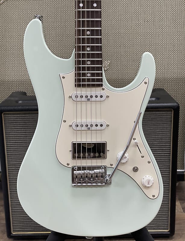 

Электрогитара Ibanez AZ2204NW Prestige Mint Green
