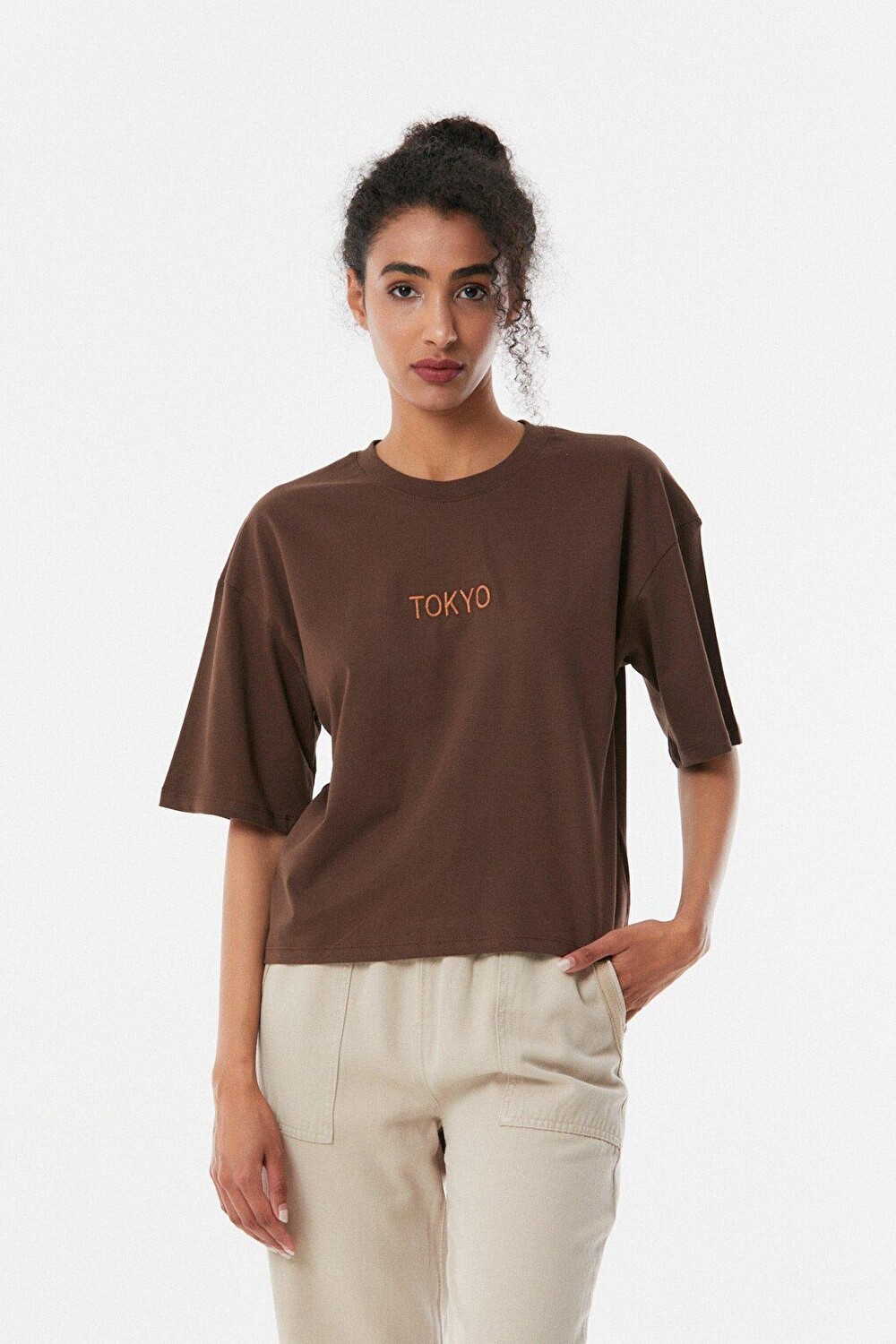 

Футболка Oversize с вышивкой Tokyo Fullamoda, коричневый