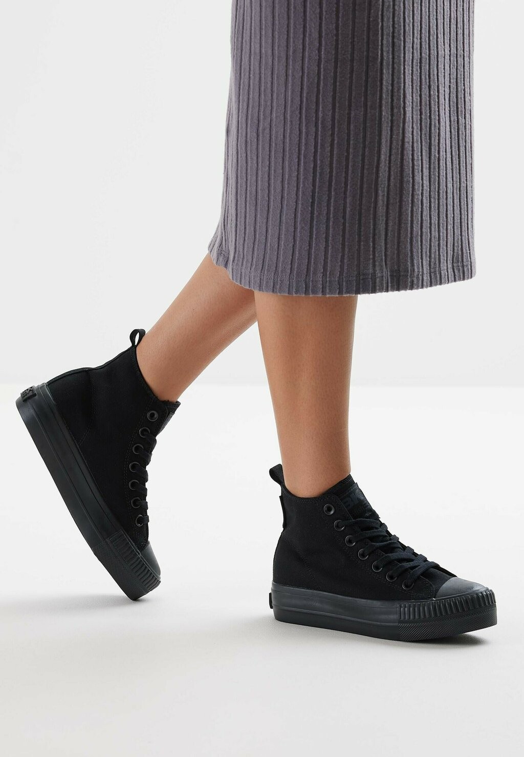 

Высокие кеды Kaya Mid British Knights, цвет black black