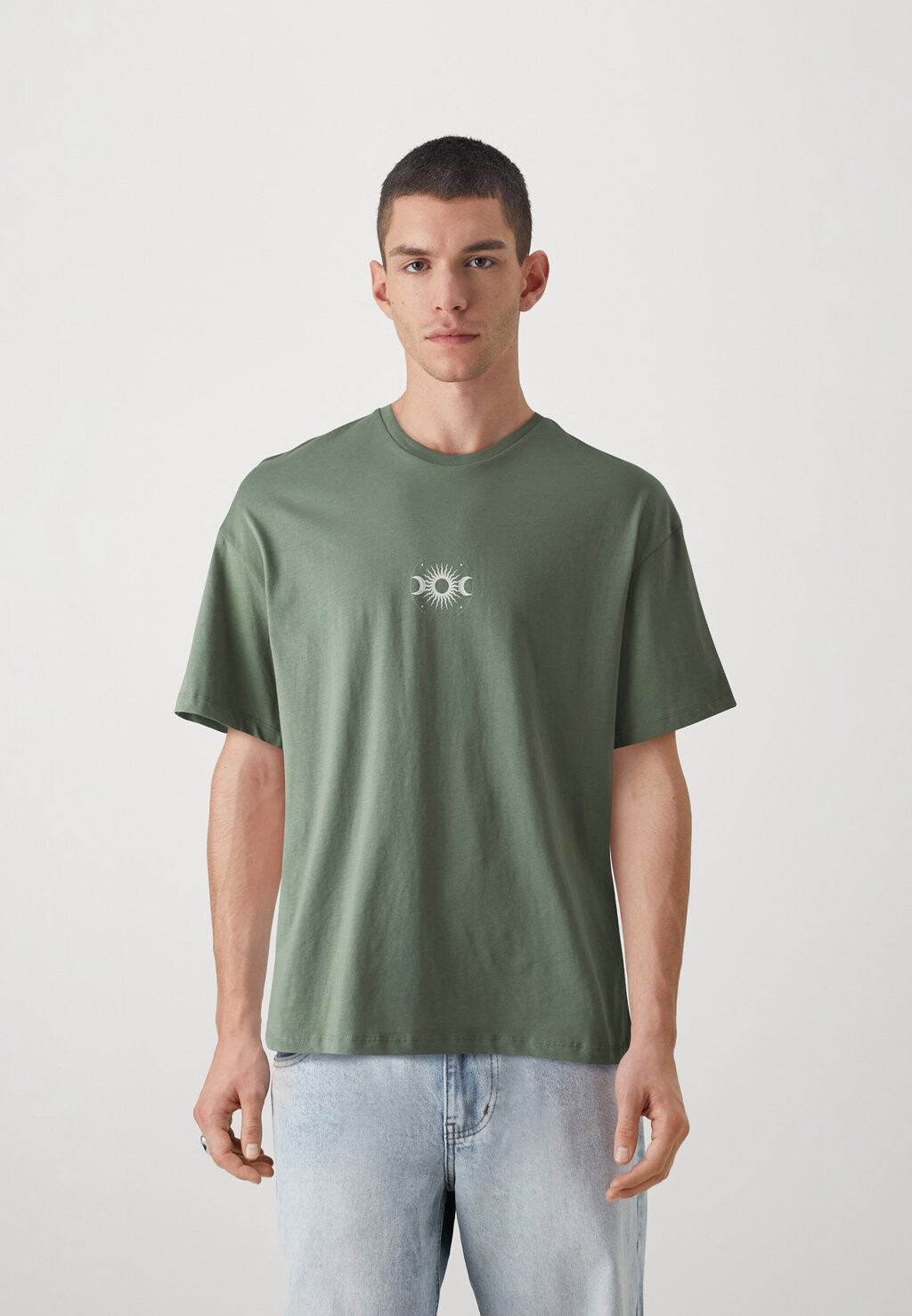 

Футболка с принтом JORPATH UNISEX Jack & Jones, зеленый