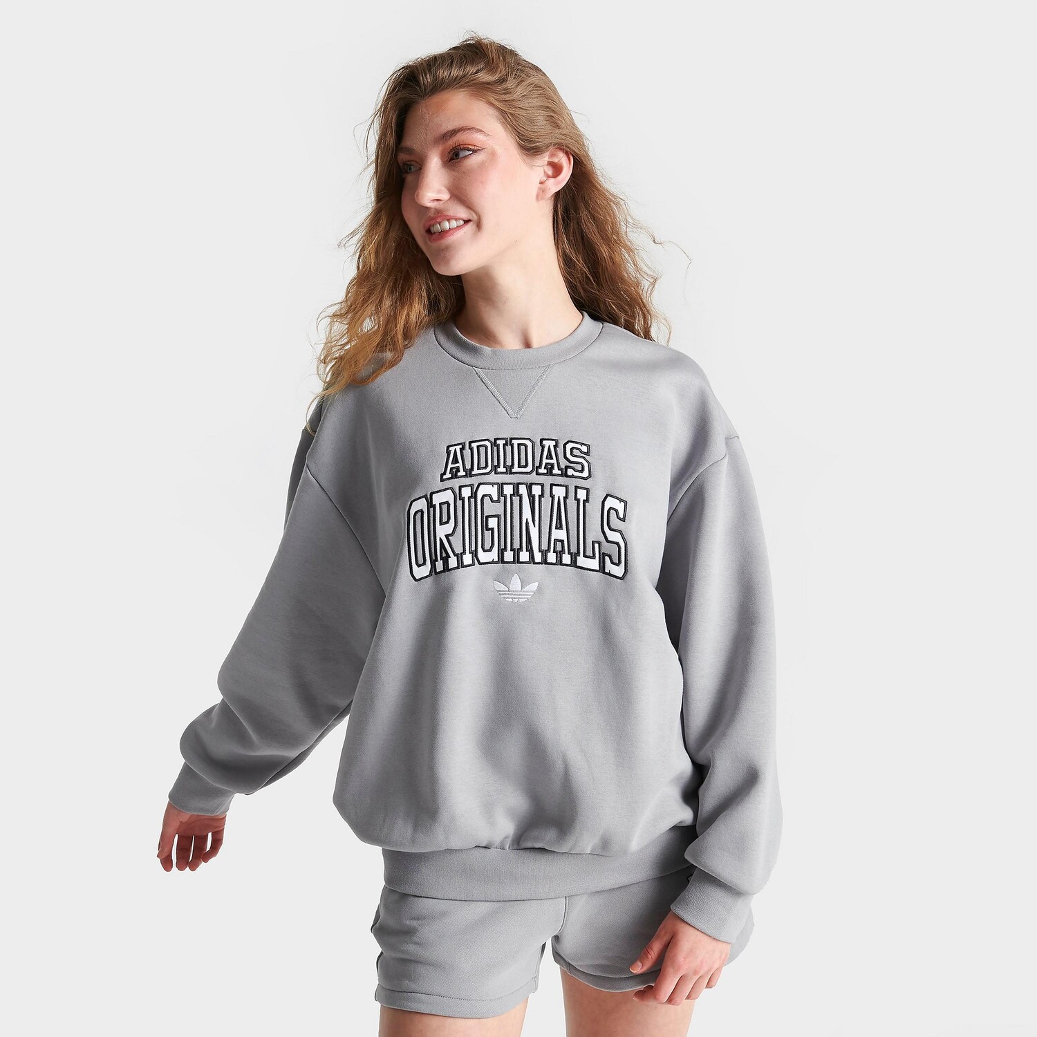 

Женская толстовка с круглым вырезом adidas Originals BF Varsity, серый