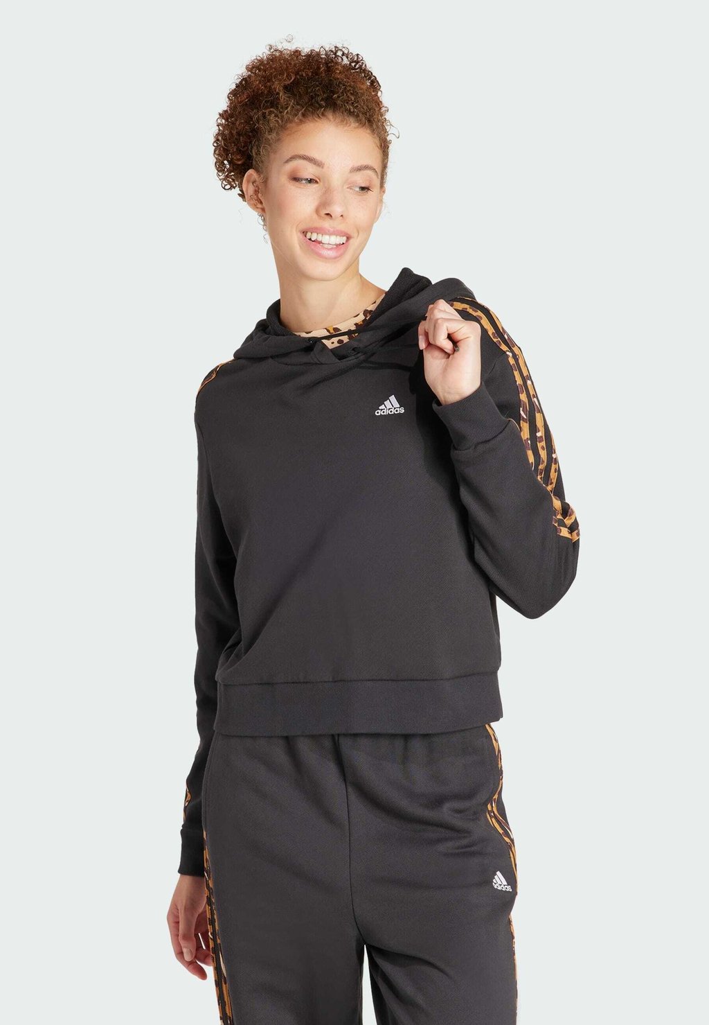 Худи ESSENTIALS adidas Sportswear, цвет black magic beige