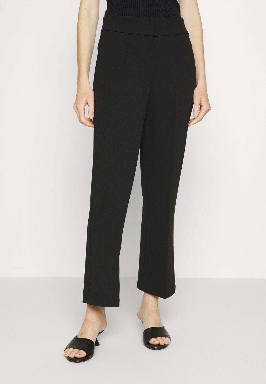 

Брюки DKNY, черный
