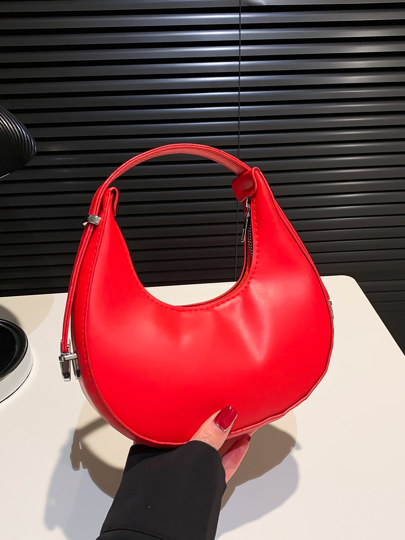 Мини-минималистичная сумка-хобо, красный минималистичная сумка хобо бежевый