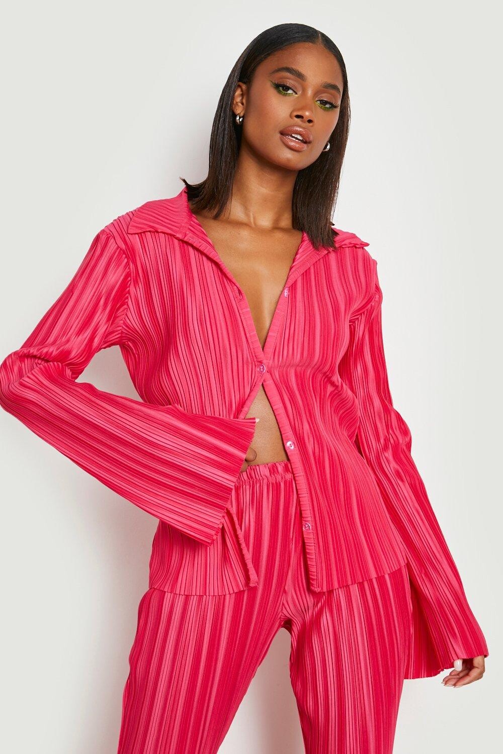 

Рубашка в плиссе с расклешенными рукавами Boohoo, розовый