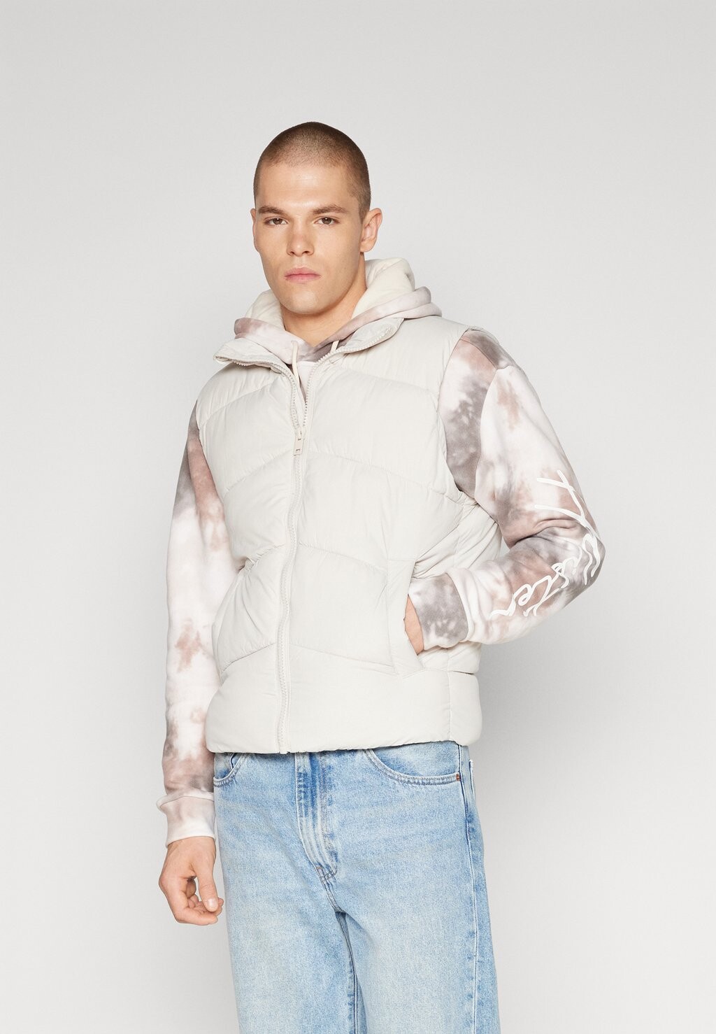 

Жилет Jack & Jones ЭЛИОТ, цвет moonbeam