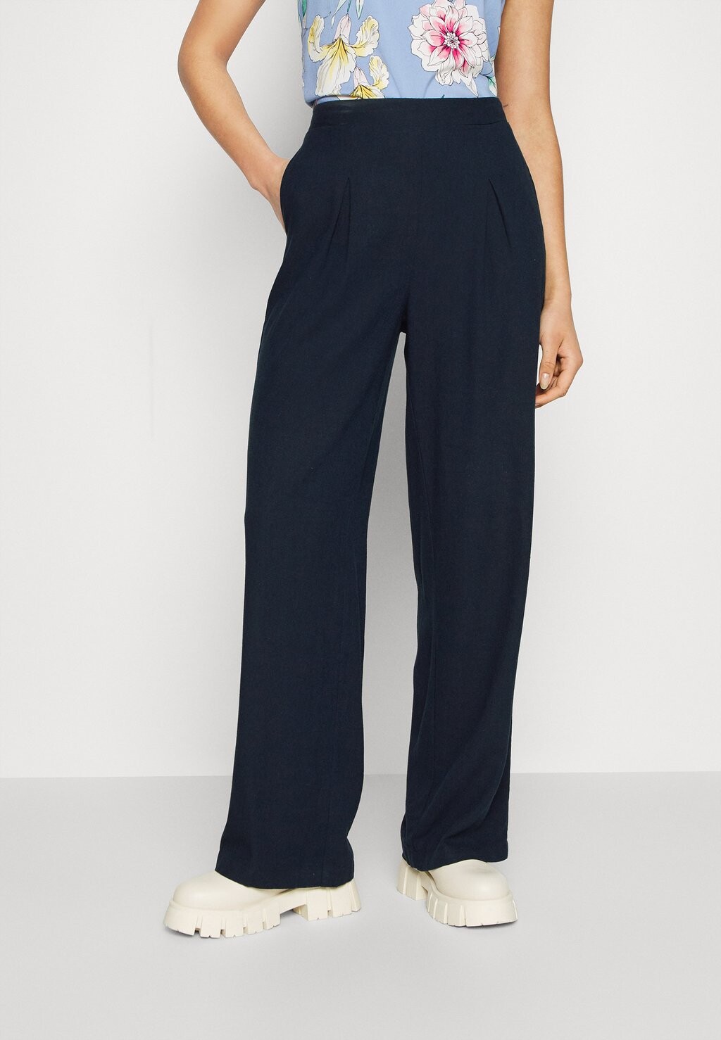 

Брюки Vero Moda, темно-синий