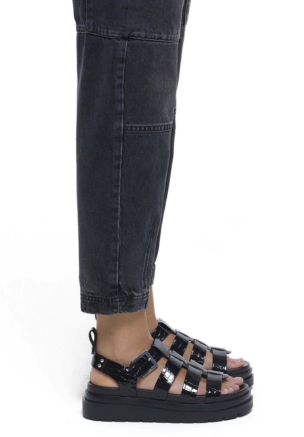 

Босоножки на платформе River Island, черный