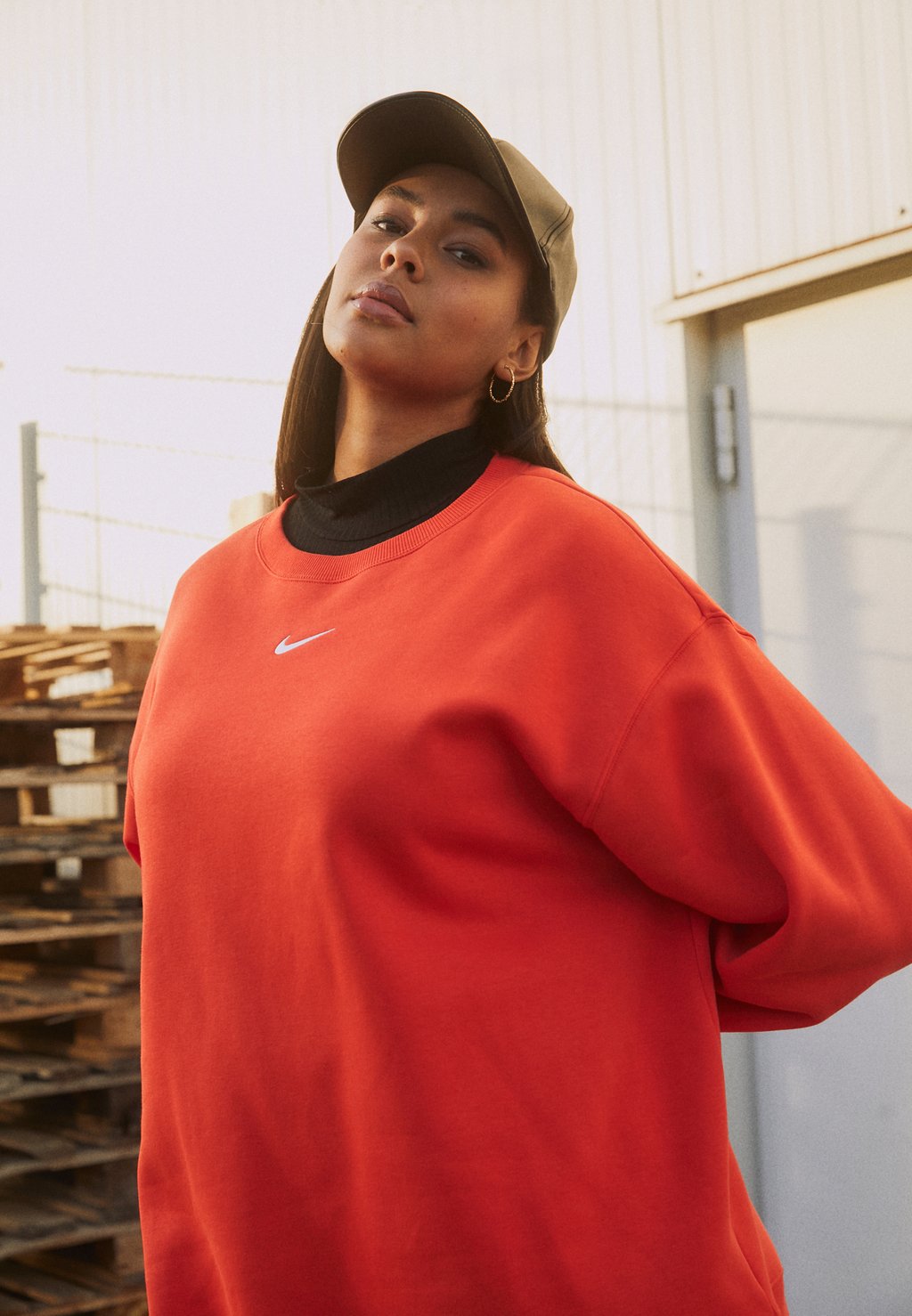 

Толстовка Nike Phoenix Fleece Pant, picante red / sail, Оранжевый