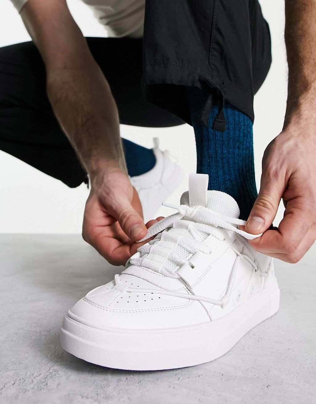

Белые кроссовки со шнуровкой и вставками ASOS DESIGN, Белый