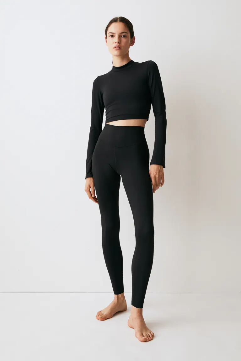 

Короткий спортивный топ от softmove H&M, черный