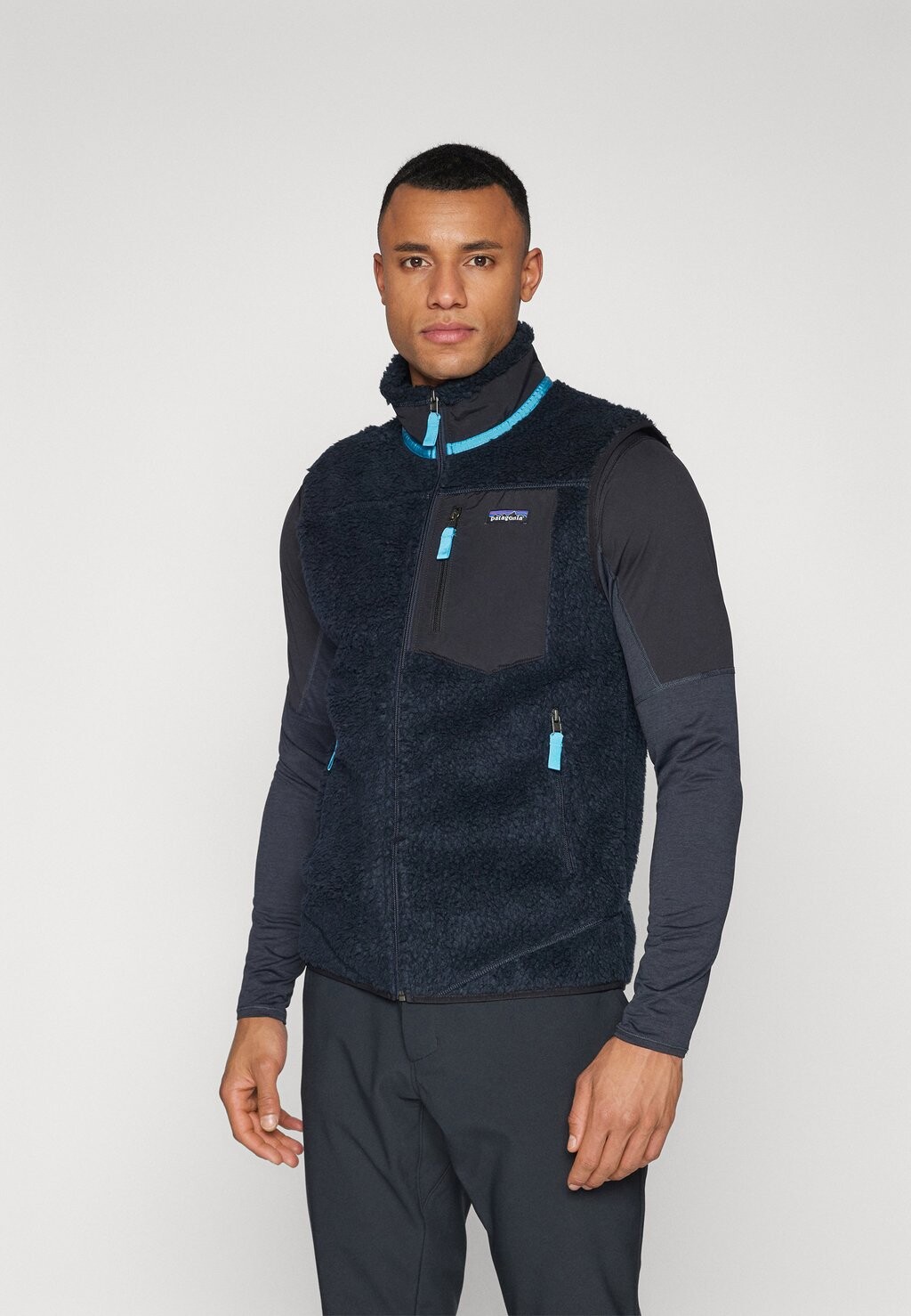 

Жилет CLASSIC RETRO-X VEST Patagonia, цвет pitch blue