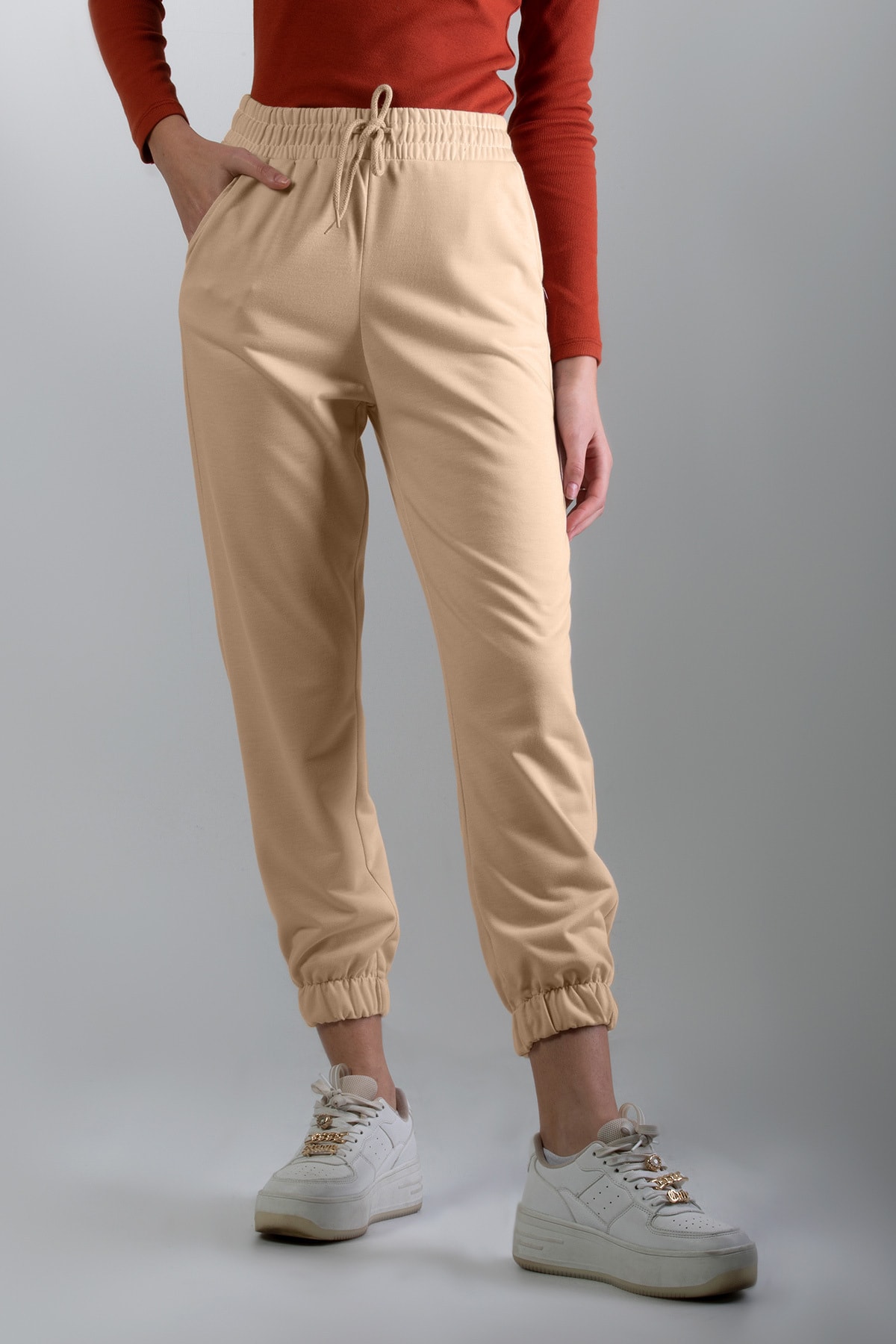 цена Женские базовые трикотажные спортивные штаны P21w110-66355 Pattaya, бежевый