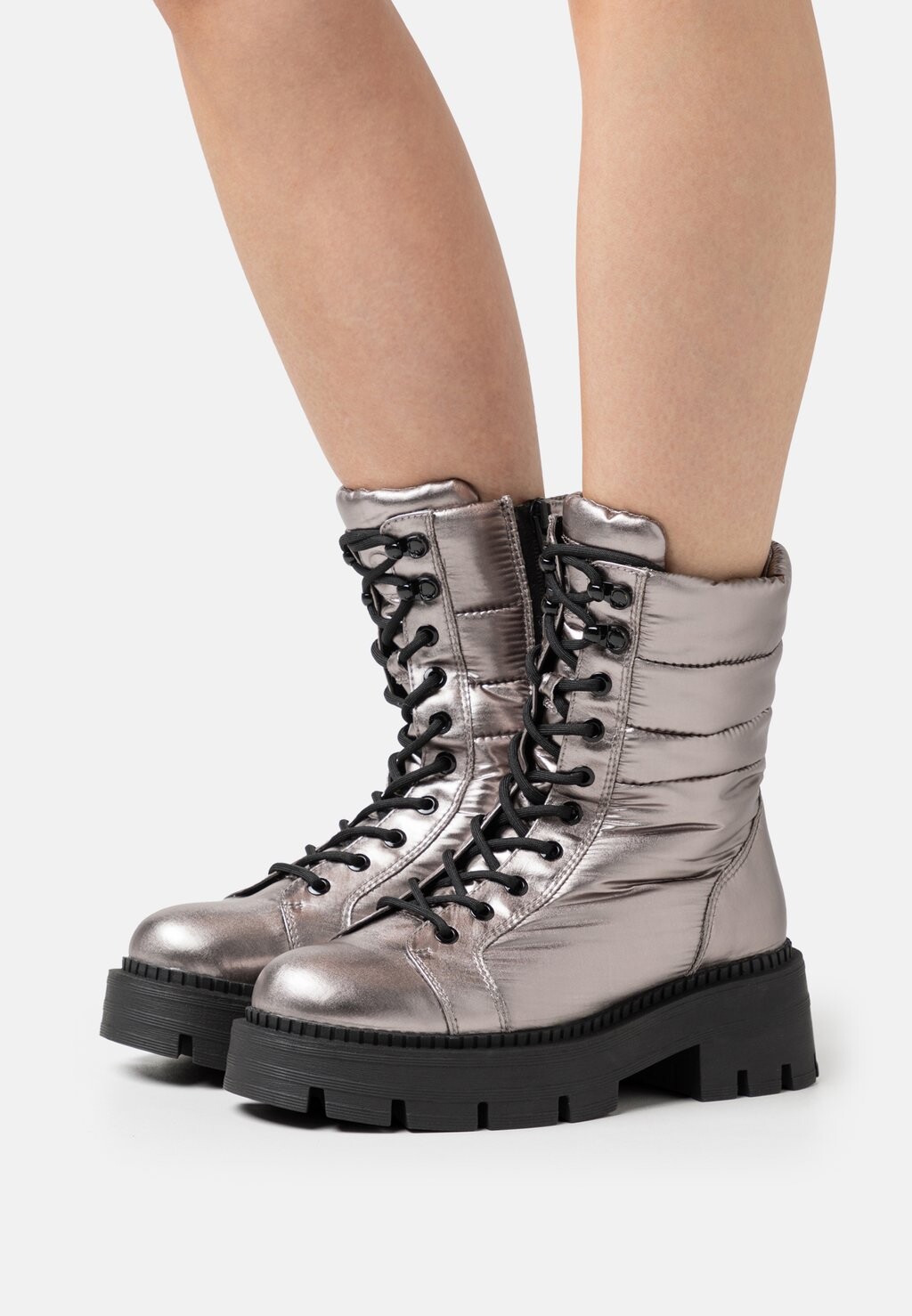 

Ботинки со шнурами Tamaris, цвет pewter