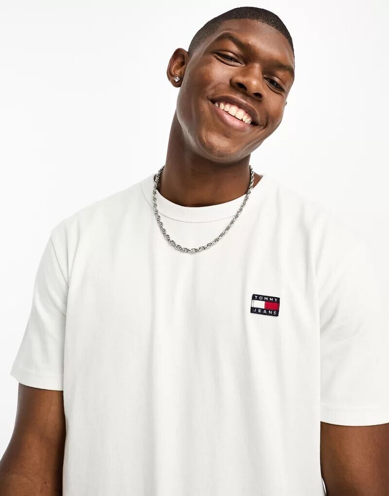 

Белая классическая футболка с нашивками Tommy Jeans