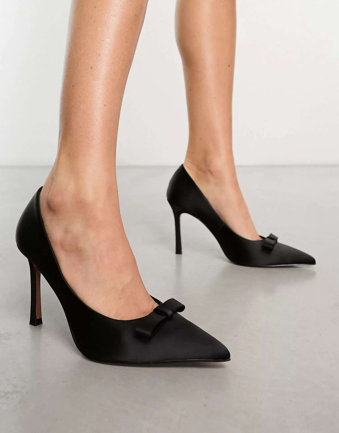 

Черные высокие туфли с бантом ASOS Pippa