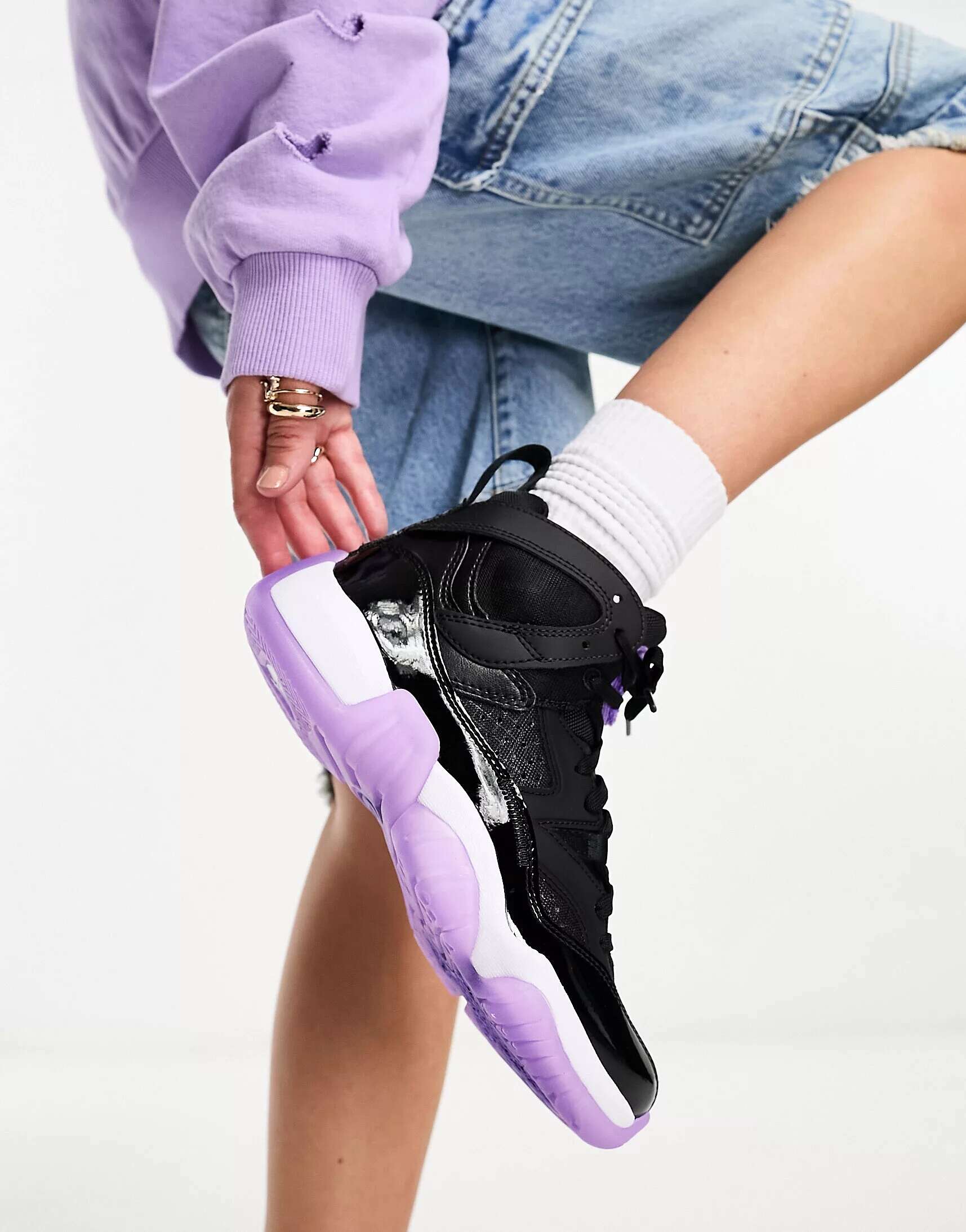 Черные и фиолетовые кроссовки Jordan Two Trey