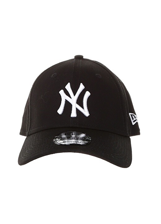 

Черная мужская кепка New Era