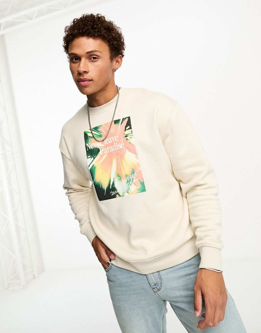 

Бежевый свитшот Pull&Bear Never Leave Paradise