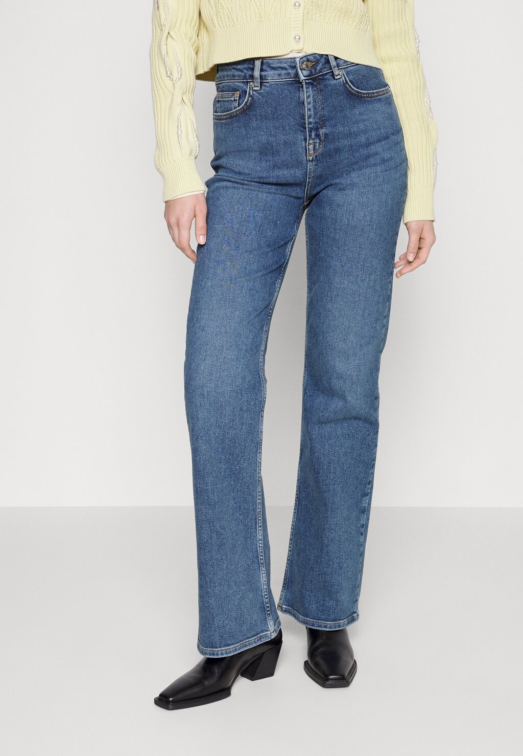

Джинсы Baggy SLFTONE BOOTCUT Selected Femme, средний синий деним