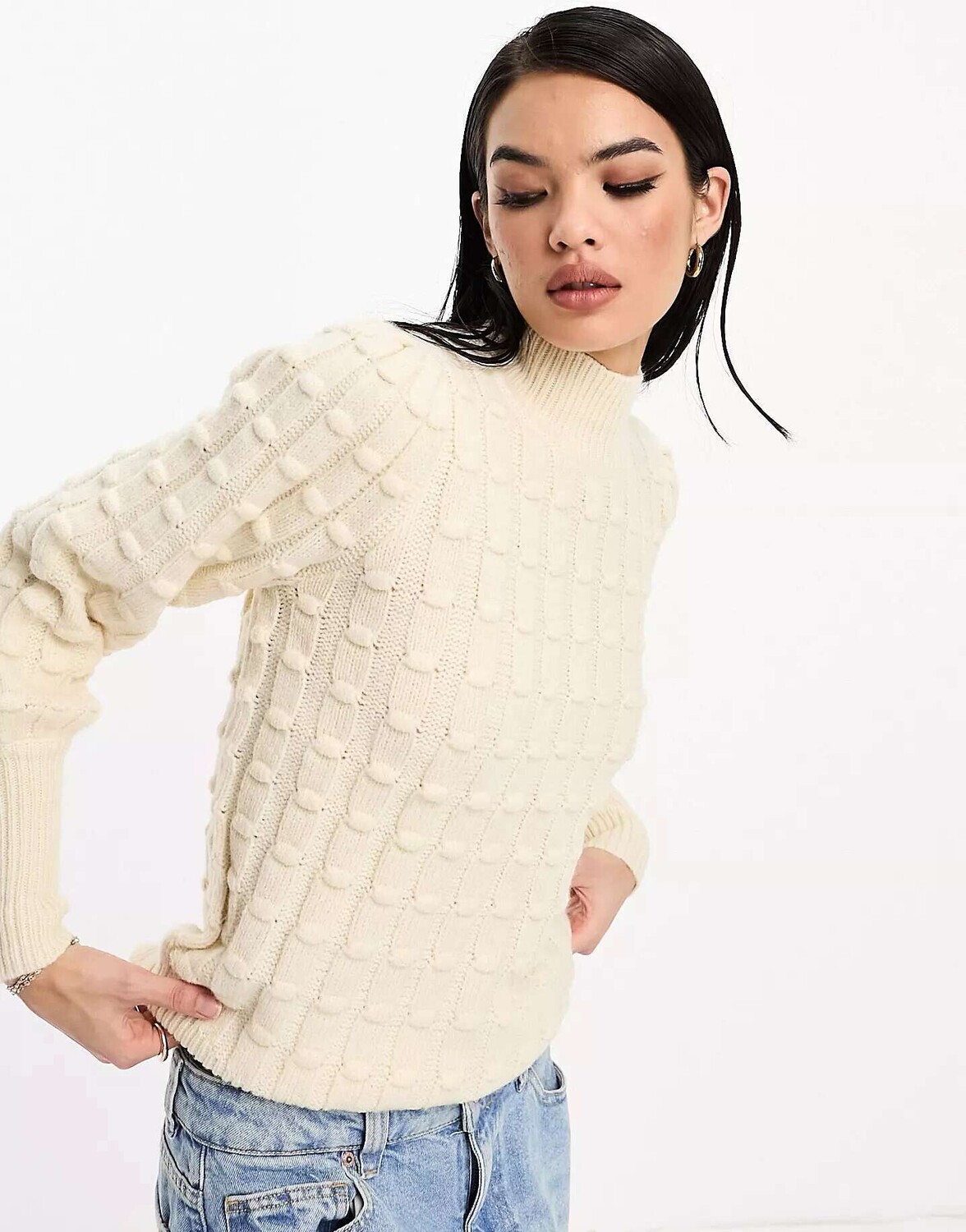 

Кремовый джемпер с объемными рукавами Vero Moda, Бежевый