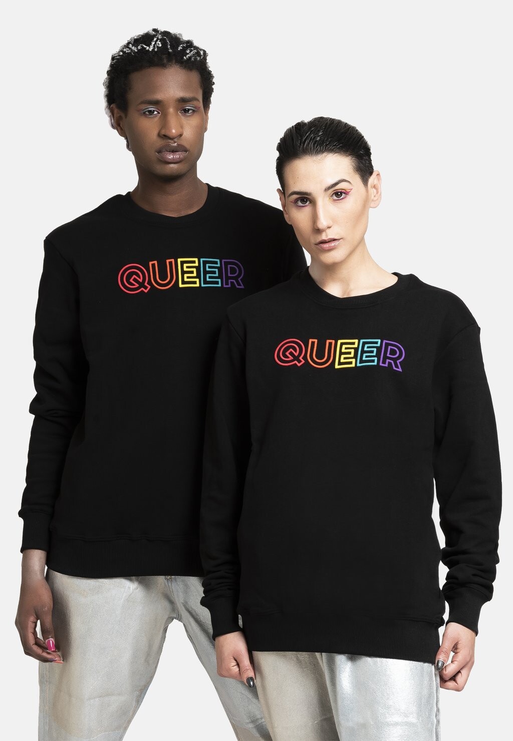 

Толстовка с капюшоном QUEER, черный