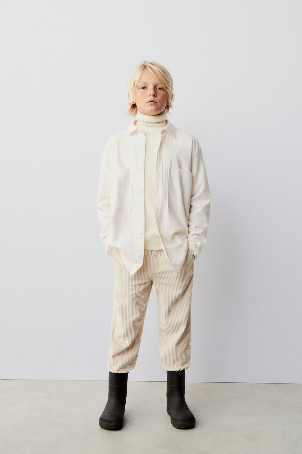 

Рубашка из саржи true neutrals с карманами ZARA, экрю